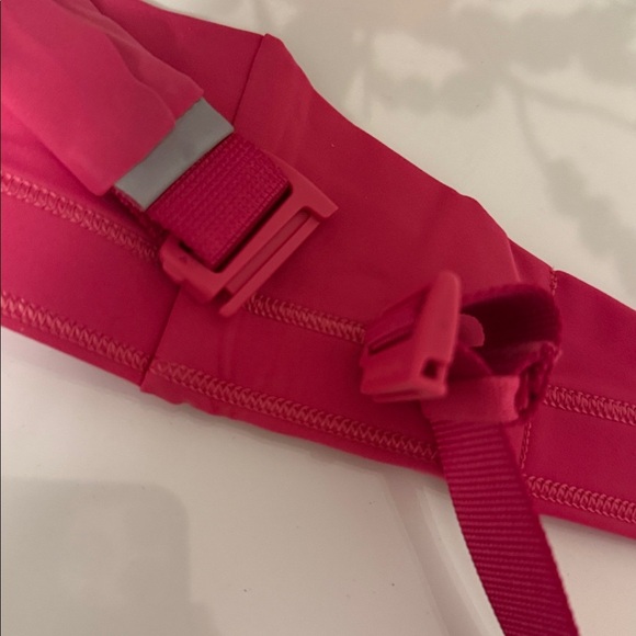 Lululemon Fast and Free Running Belt - Picture 5 of 5